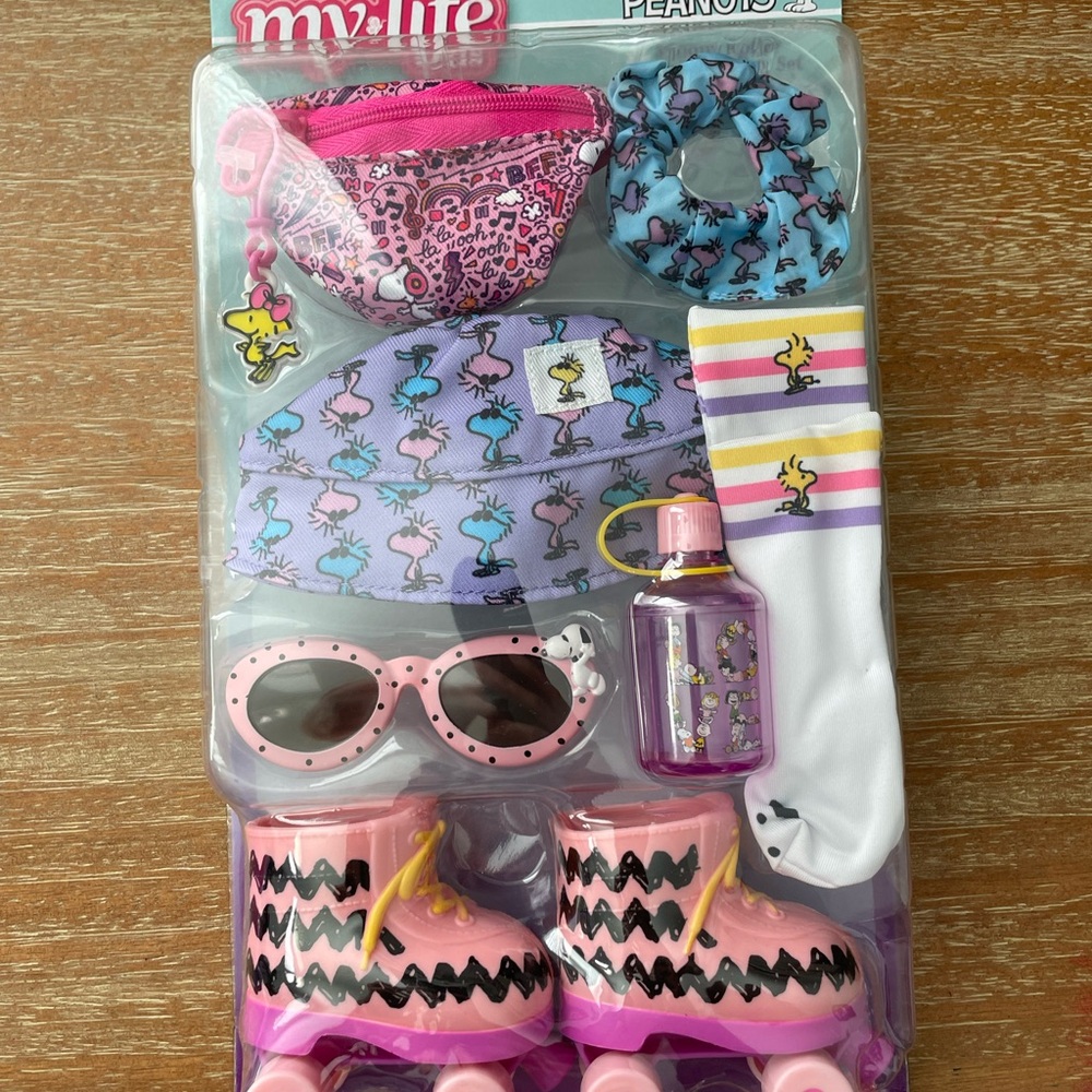 My Life Peanuts Roller Skating Set doll accessories